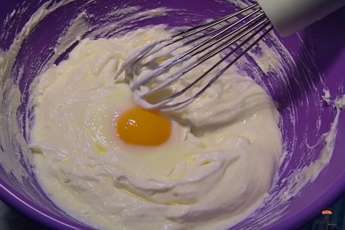 Panque de queso crema paso 3